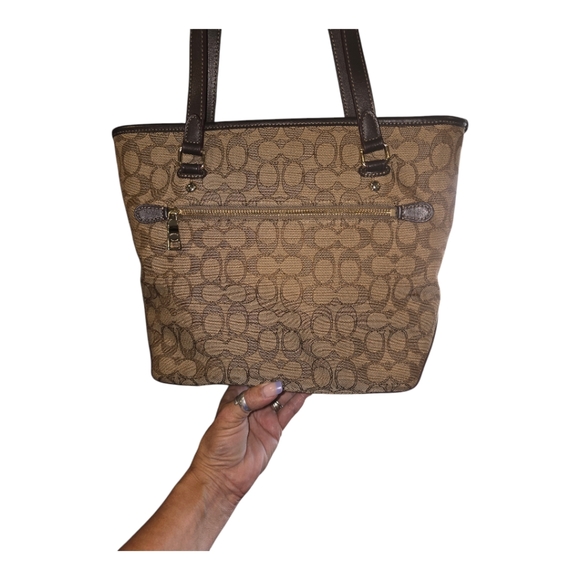 COACH NWOT F58282 OUTLINE SIGNATURE ZIP TOP TOTE Khaki Brown - Picture 8 of 16